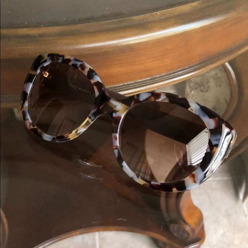 Tory Burch Brown Tortoise Sunglasses
